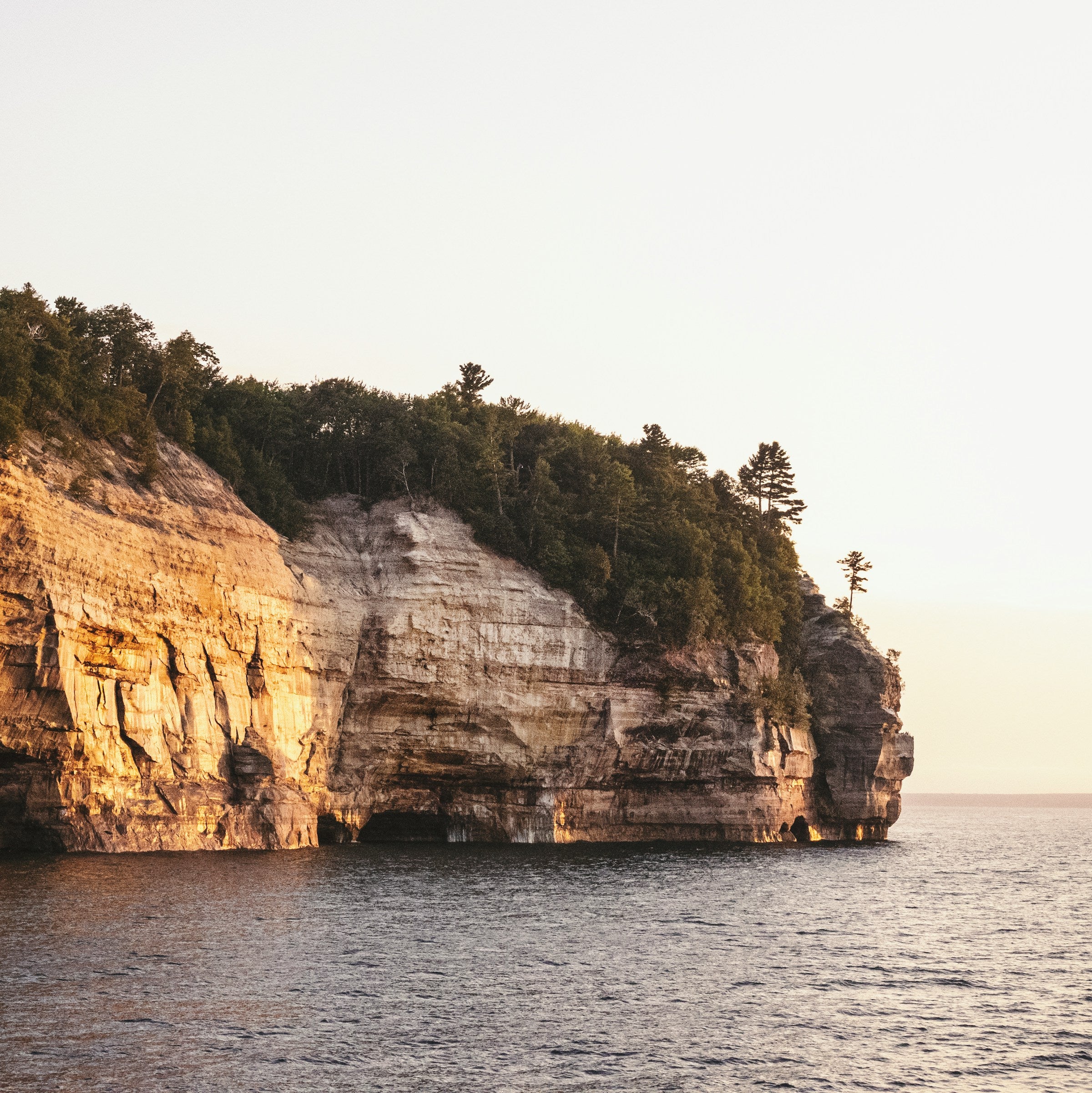 Unofficial Guide: Munising, Michigan, and Pictured Rocks